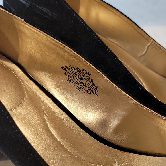 Bandelino Suede Heels - Picture 2 of 6